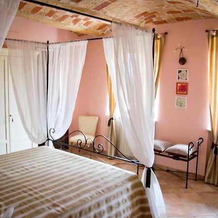 Agriturismo Monbertola Govone Eksteriør billede