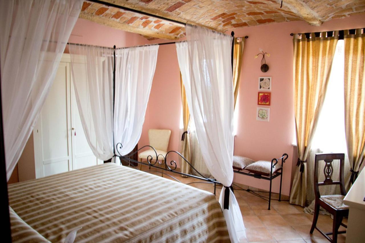 Agriturismo Monbertola Govone Eksteriør billede